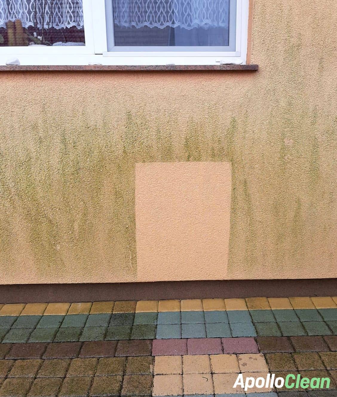 Prikaz popločene površine prije i nakon čišćenja.